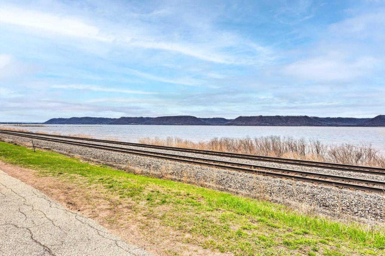 Charming Retreat With Deck - Walk To Lake Pepin Экстерьер фото